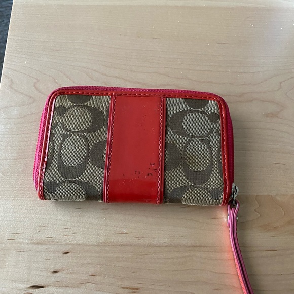 Vintage Coach wristlet! - Picture 6 of 6